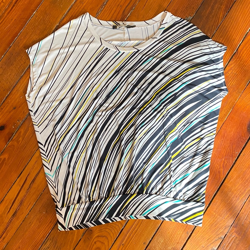 Outback Red White & Black with Neon Diagonal Stripes Sleeveless Top Size Small